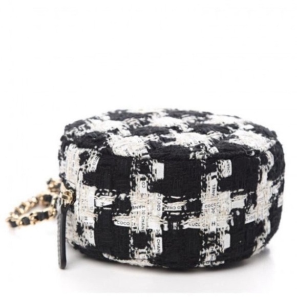 CHANEL | Clutch | Tweed Round Clutch with Gold & Black Leather Chain - Picture 3 of 10